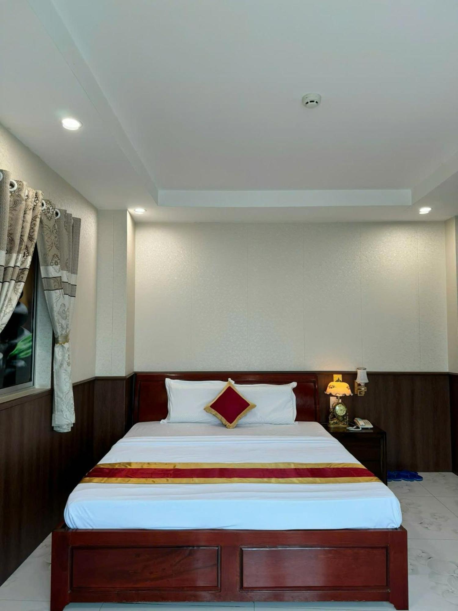 Thanh Dat Hotel Bac Lieu Esterno foto